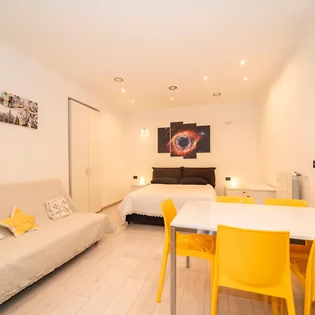 Apartmán Monolocale San Maurizio 63 *