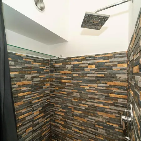 Apartment Monolocale San Maurizio 63